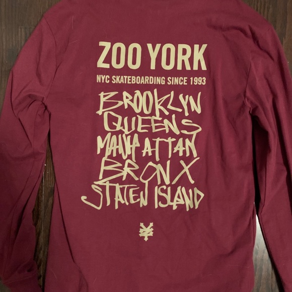 Zoo York Long sleeve graphic shirt in Maroon - Picture 2 of 2